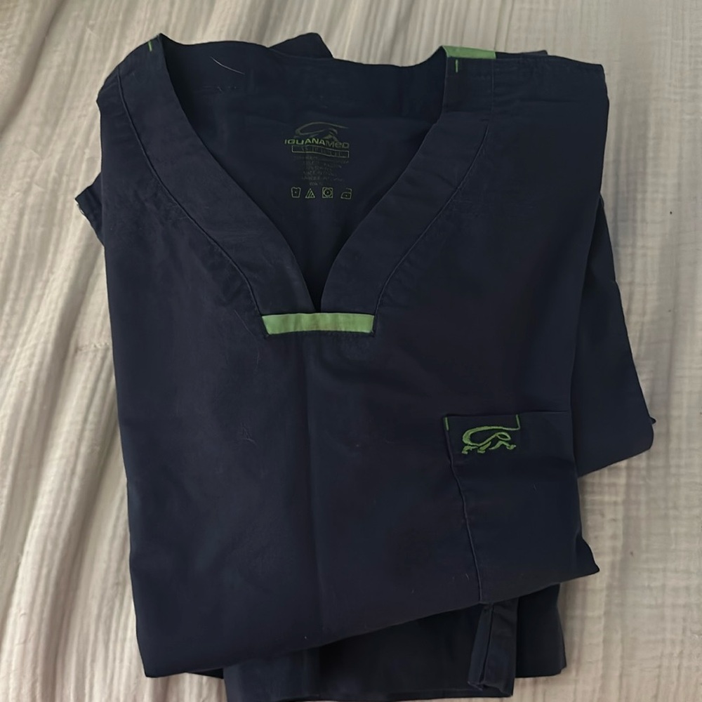 Iguanamed scrubs